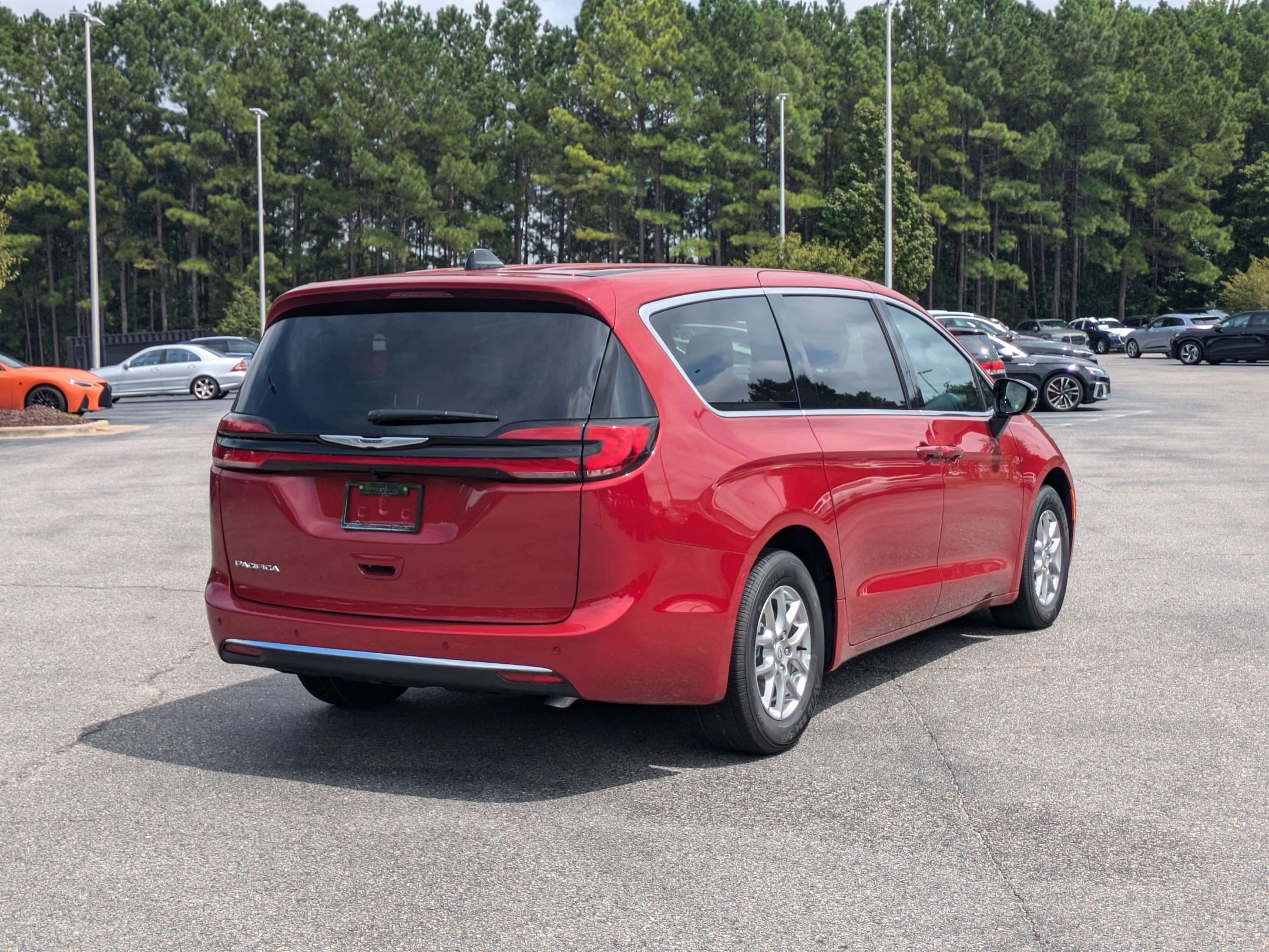 New 2026 Chrysler Pacifica Select image 5