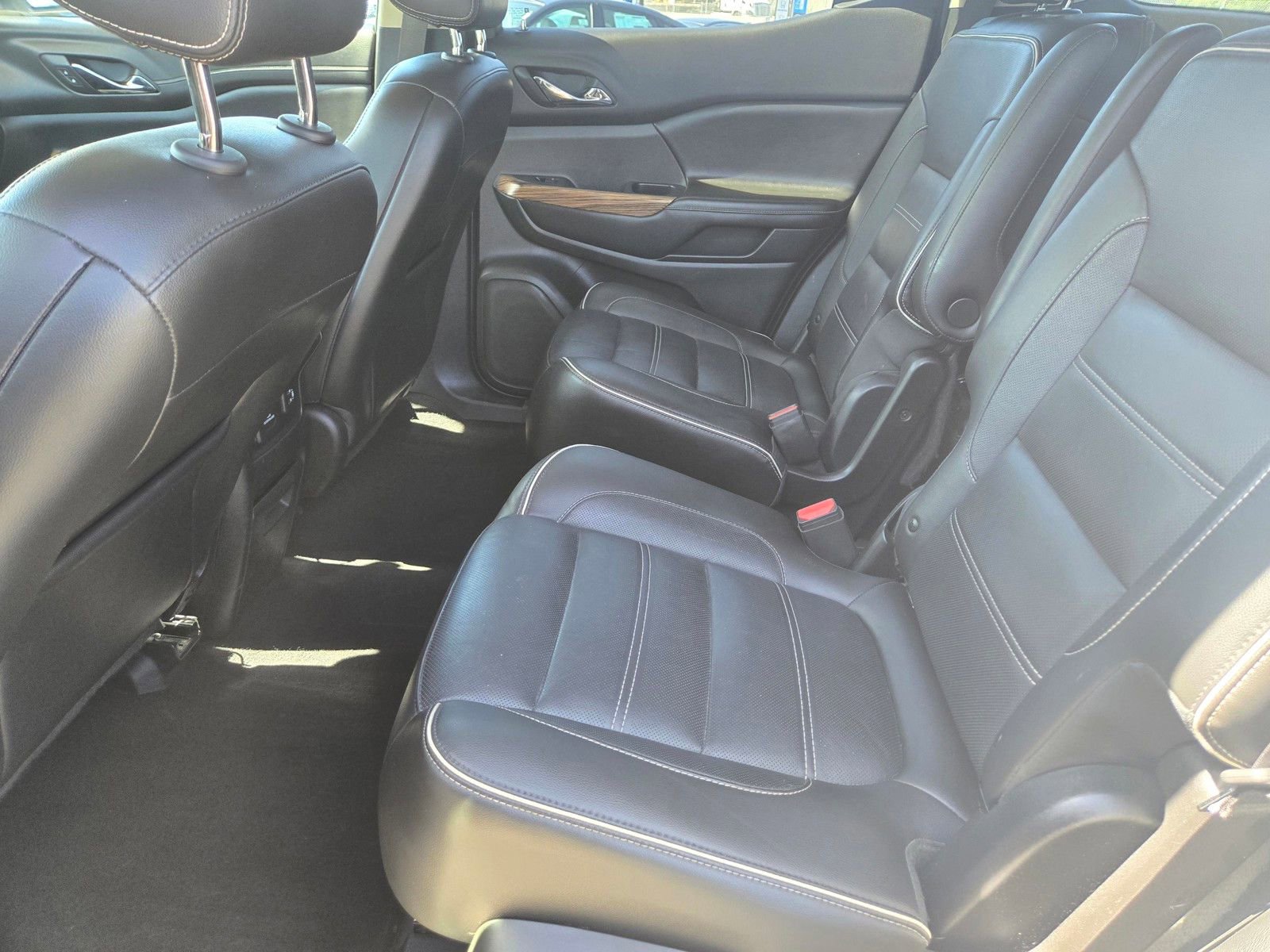 Used 2019 GMC Acadia Denali w/ Technology Package AWD/4WD image 17
