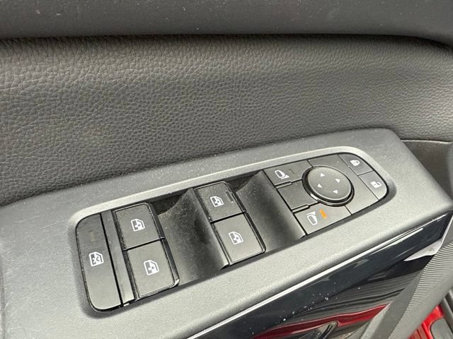 Used 2024 Nissan Pathfinder SV FWD image 25