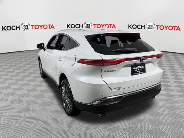 Certified 2024 Toyota Venza XLE AWD/4WD image 6