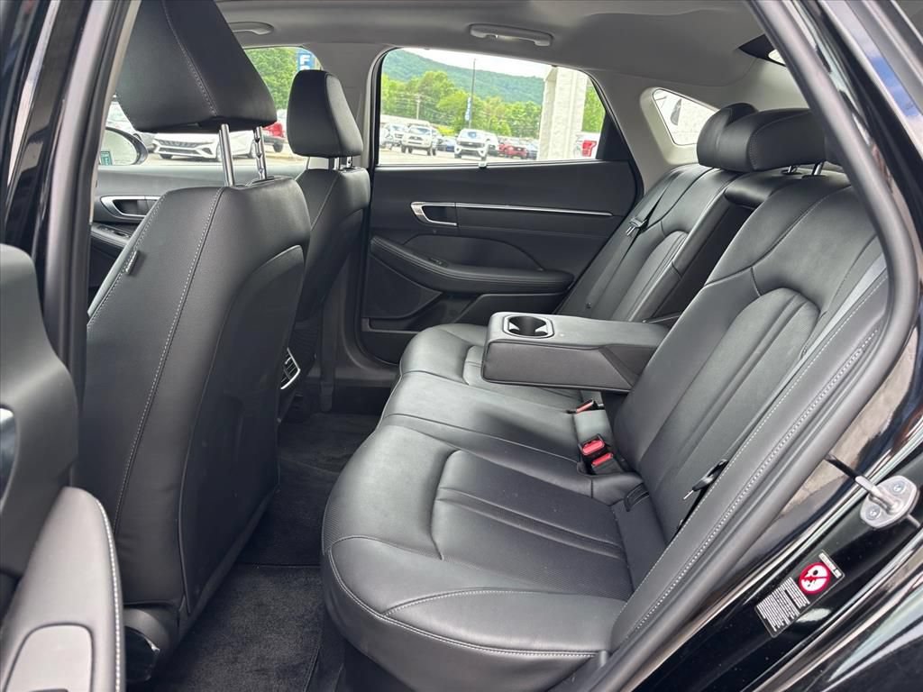 Used 2023 Hyundai Sonata Limited w/ Cargo Package FWD image 11
