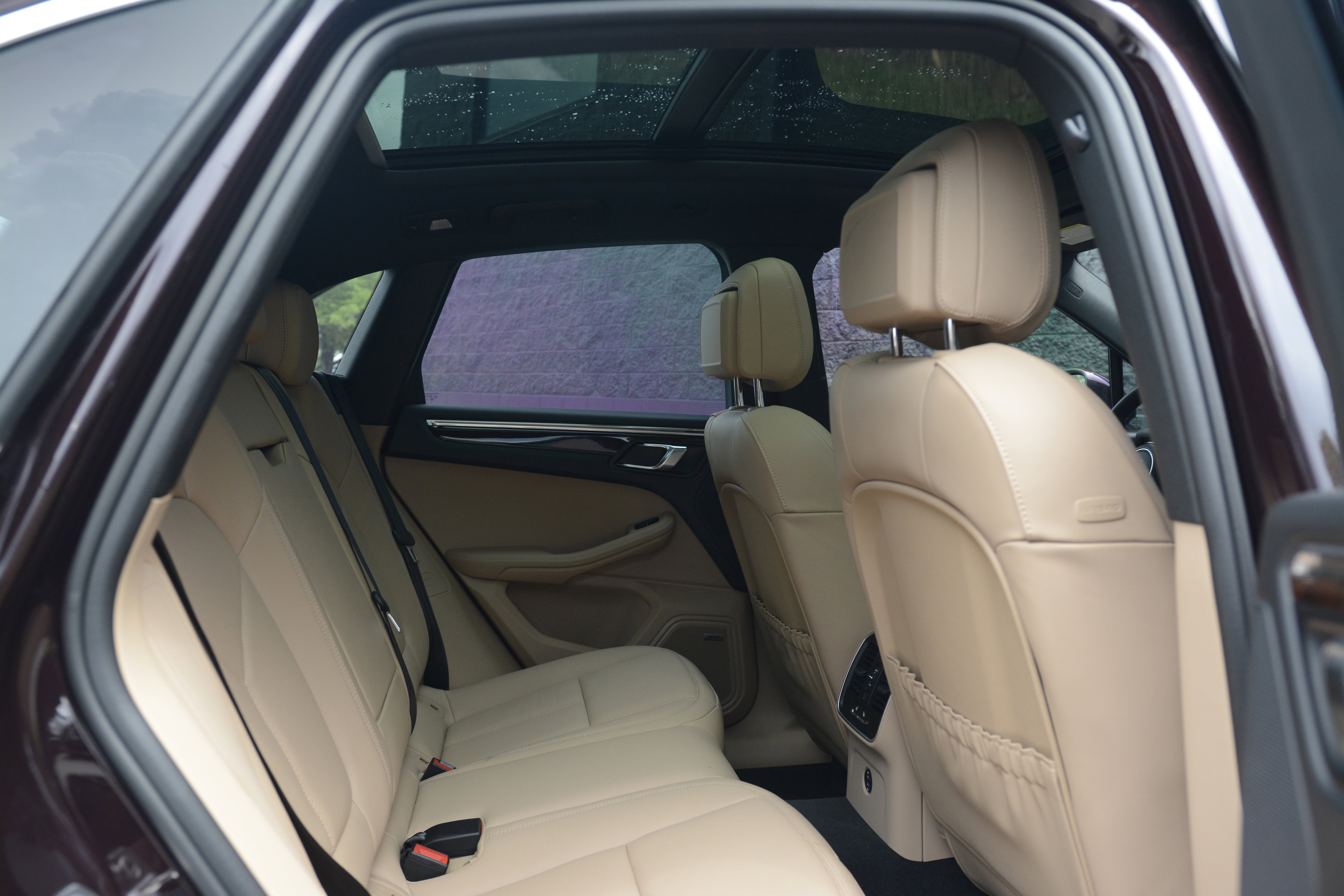 Certified 2026 Porsche Macan AWD/4WD image 34
