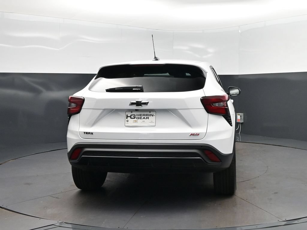 New 2026 Chevrolet Trax RS w/ Sunroof Package FWD image 6