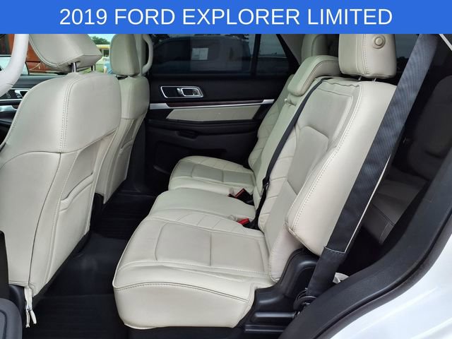 Used 2019 Ford Explorer Limited w/ Limited Luxury Package FWD image 18
