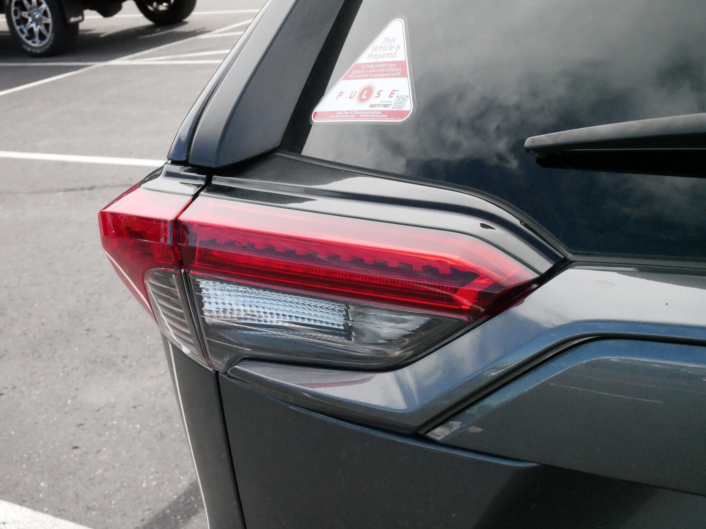 Used 2025 Toyota RAV4 LE AWD/4WD image 17