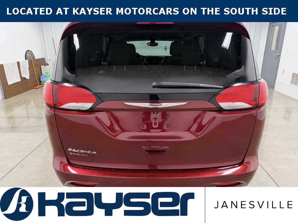Used 2017 Chrysler Pacifica Touring image 9