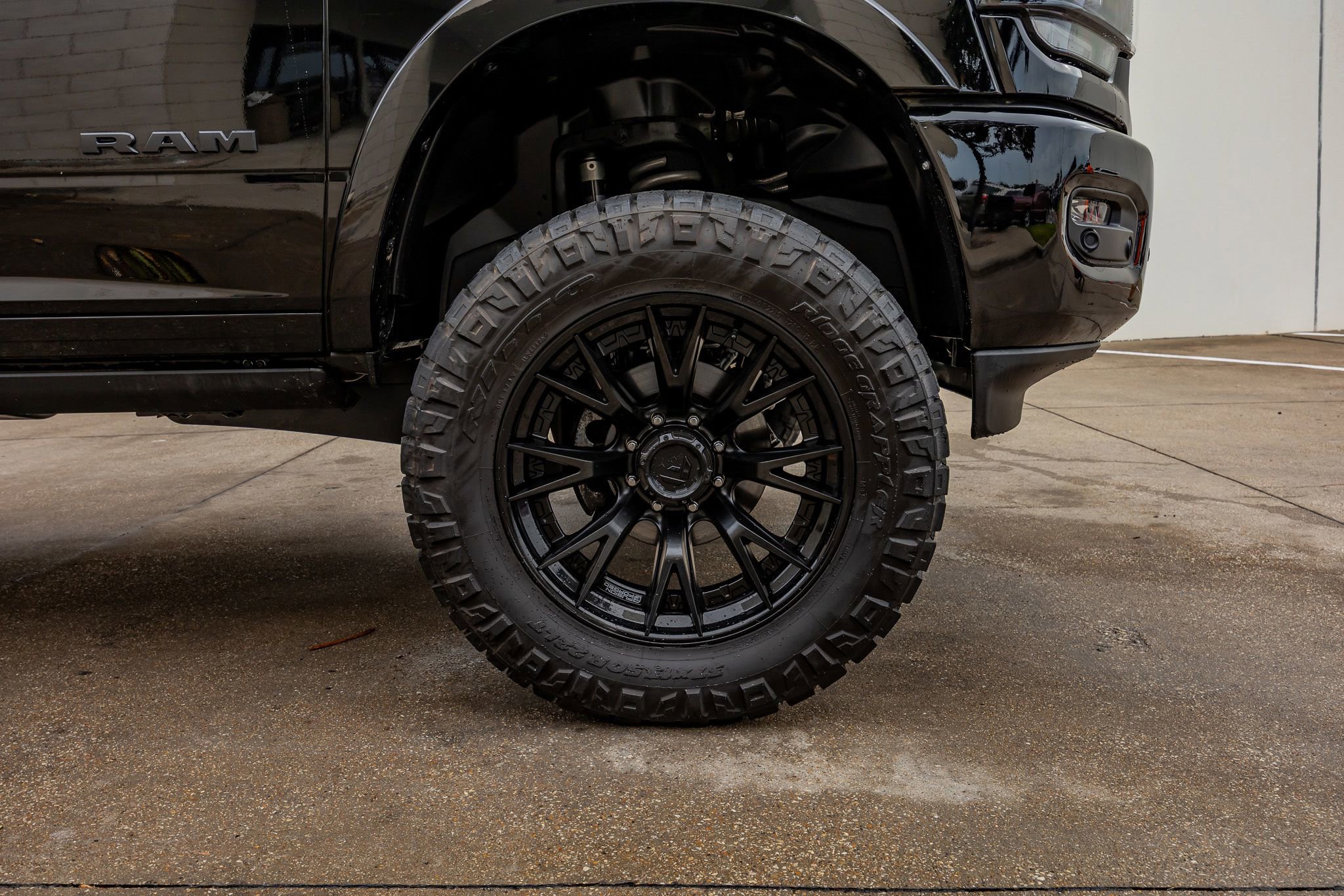 Used 2024 RAM 2500 Limited image 11