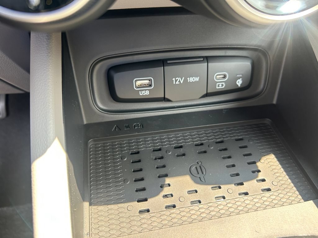 New 2026 Hyundai Venue SEL FWD image 23