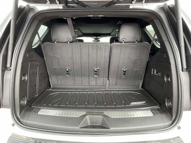 Used 2023 GMC Yukon Denali w/ LPO, Floor Liner Package AWD/4WD image 10