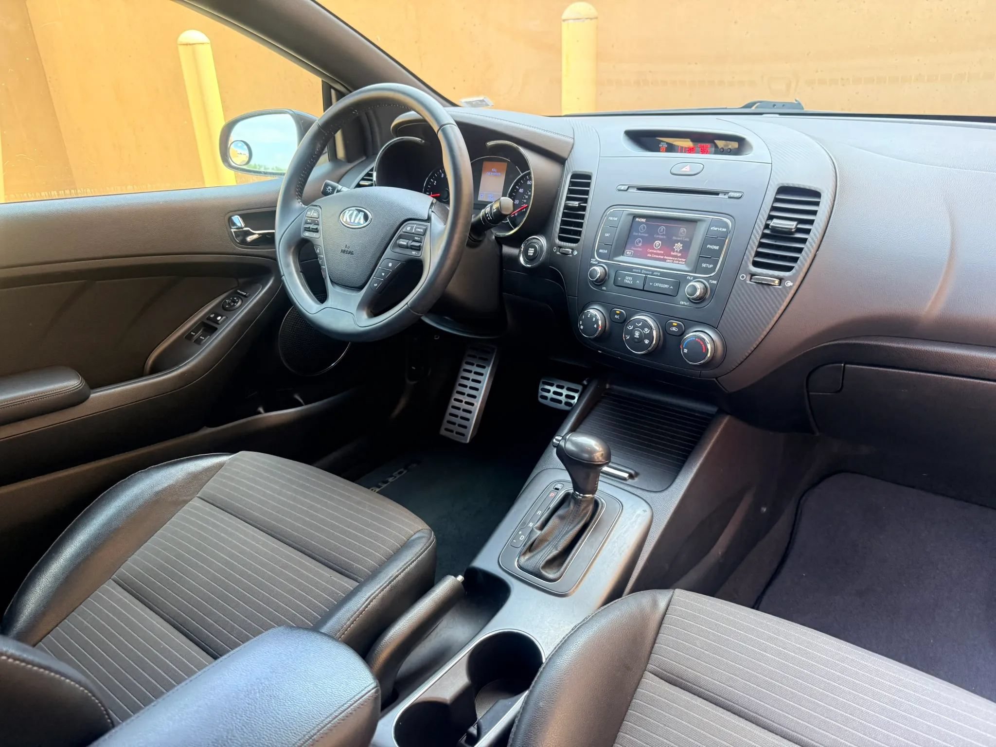 Used 2015 Kia Forte Koup SX FWD image 9
