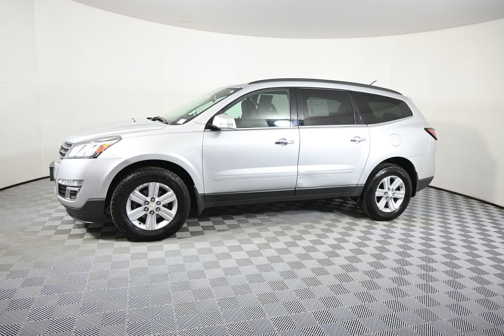 Used 2013 Chevrolet Traverse LT FWD image 2