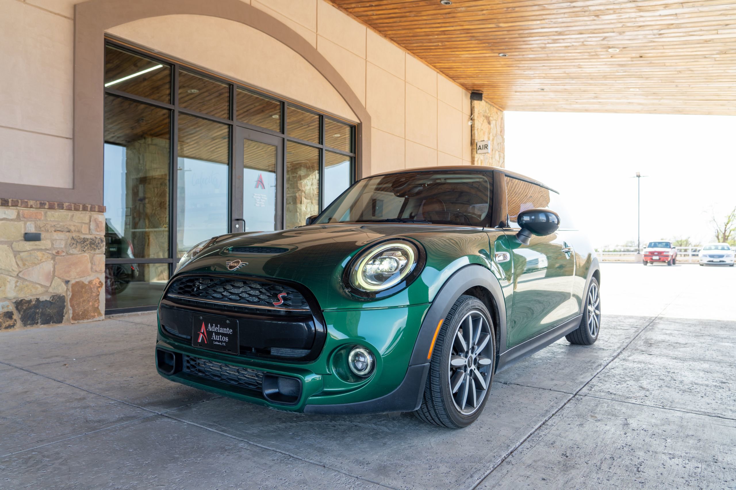 Used 2020 MINI Cooper S image 1