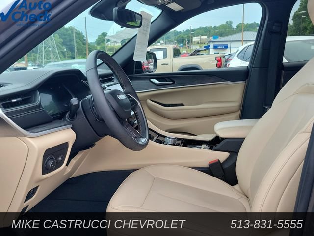 Used 2023 Jeep Grand Cherokee Limited AWD/4WD image 22