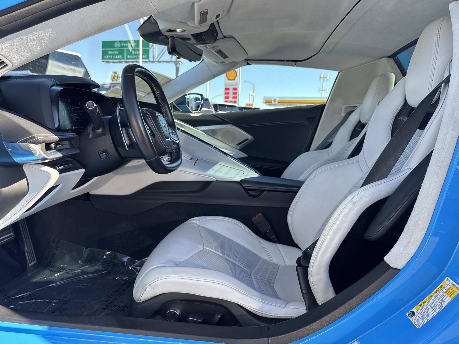 Used 2021 Chevrolet Corvette Stingray Premium Conv w/ Z51 Performance Package image 20