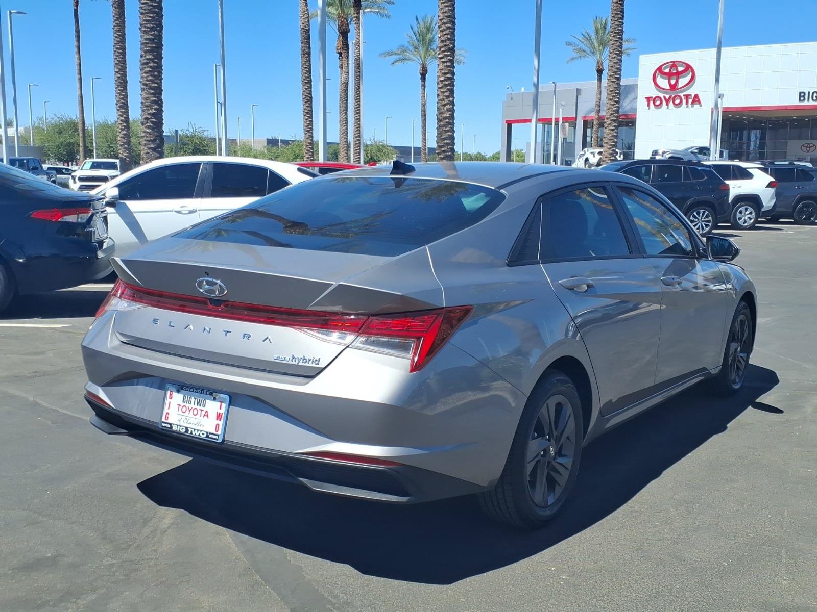 Used 2023 Hyundai Elantra Blue FWD image 4