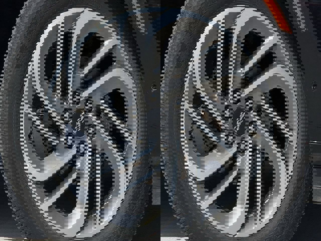 Used 2025 Lincoln Navigator Reserve image 8