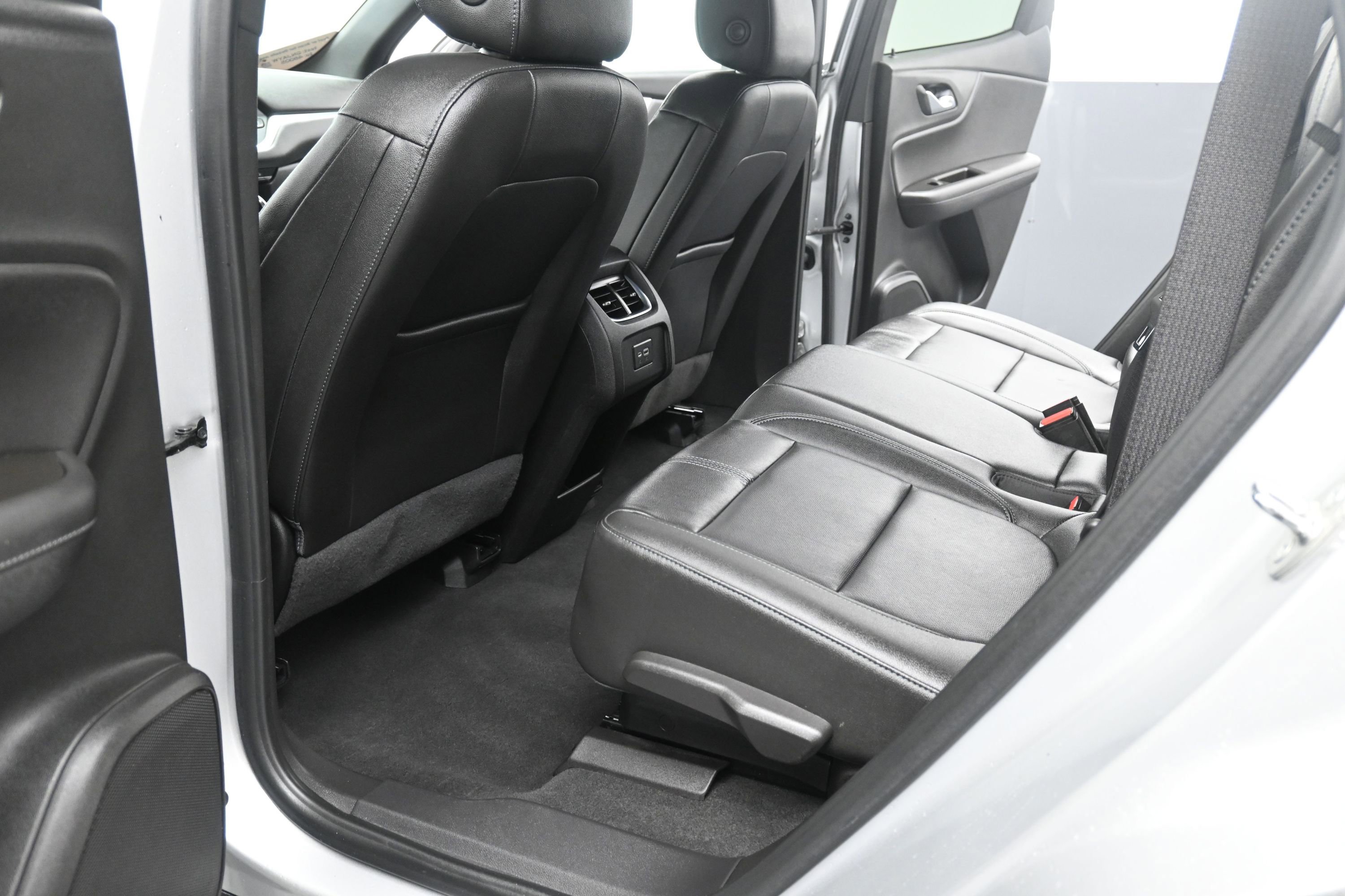 Used 2019 Chevrolet Blazer LT w/ LPO, Floor Liner Package AWD/4WD image 14