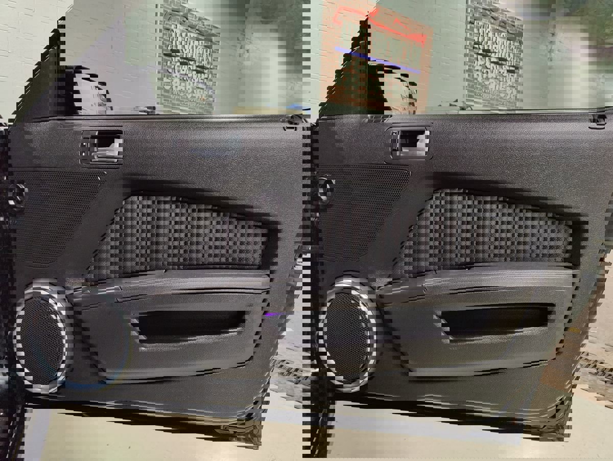 Used 2011 Ford Mustang Shelby GT500 w/ SVT Performance Pkg image 10