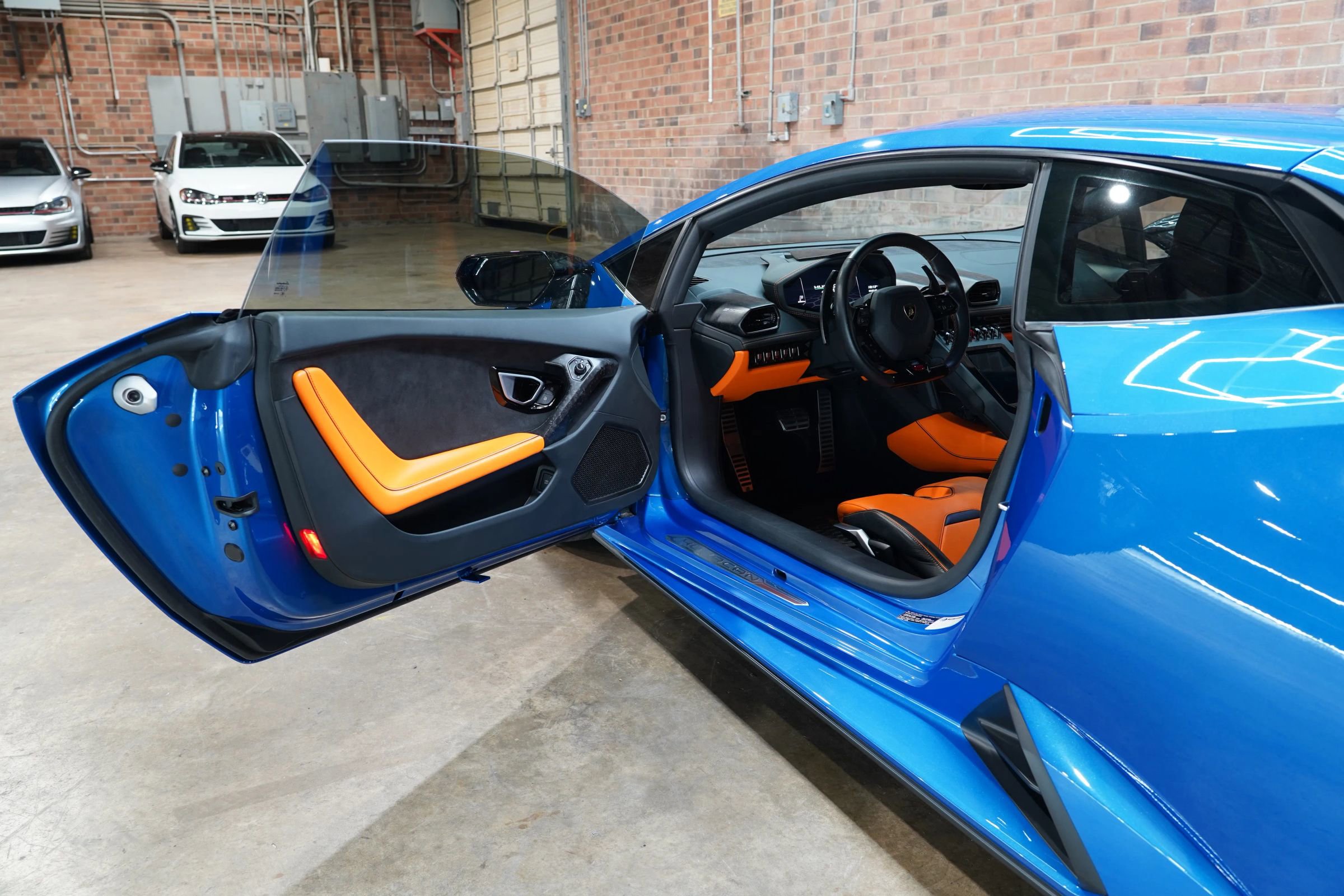 Used 2020 Lamborghini Huracan EVO image 40
