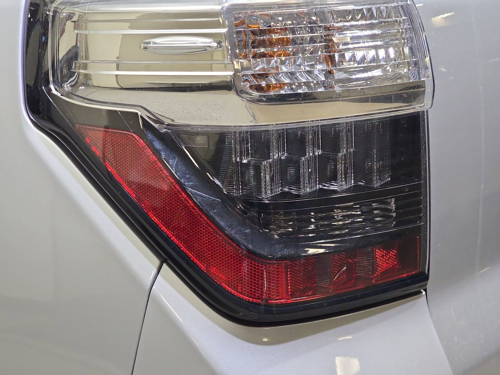 Used 2024 Toyota 4Runner SR5 AWD/4WD image 37