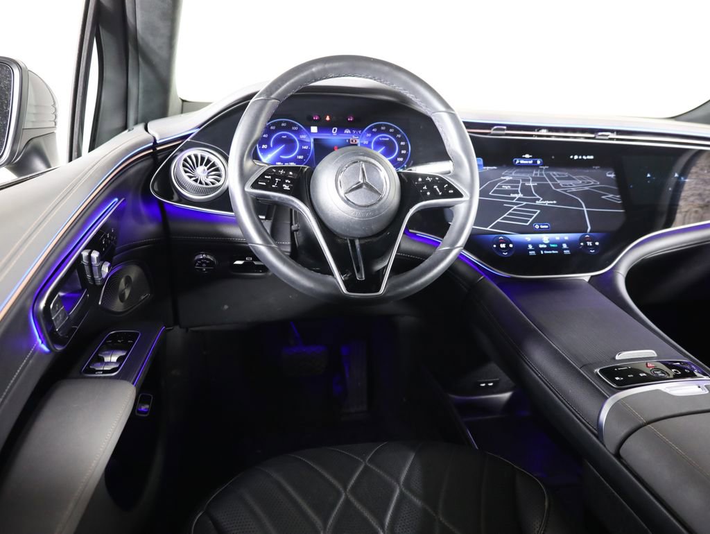 Used 2023 Mercedes-Benz EQS 580 4MATIC SUV w/ Exclusive Trim Package image 29