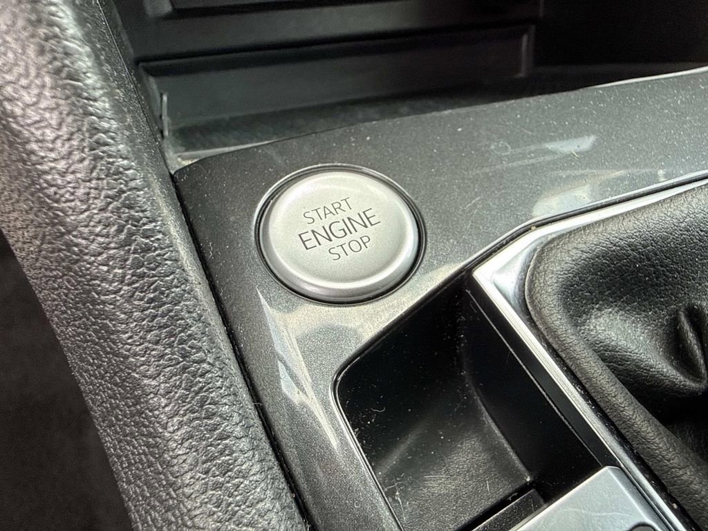 Used 2023 Volkswagen Tiguan SE R-Line image 30