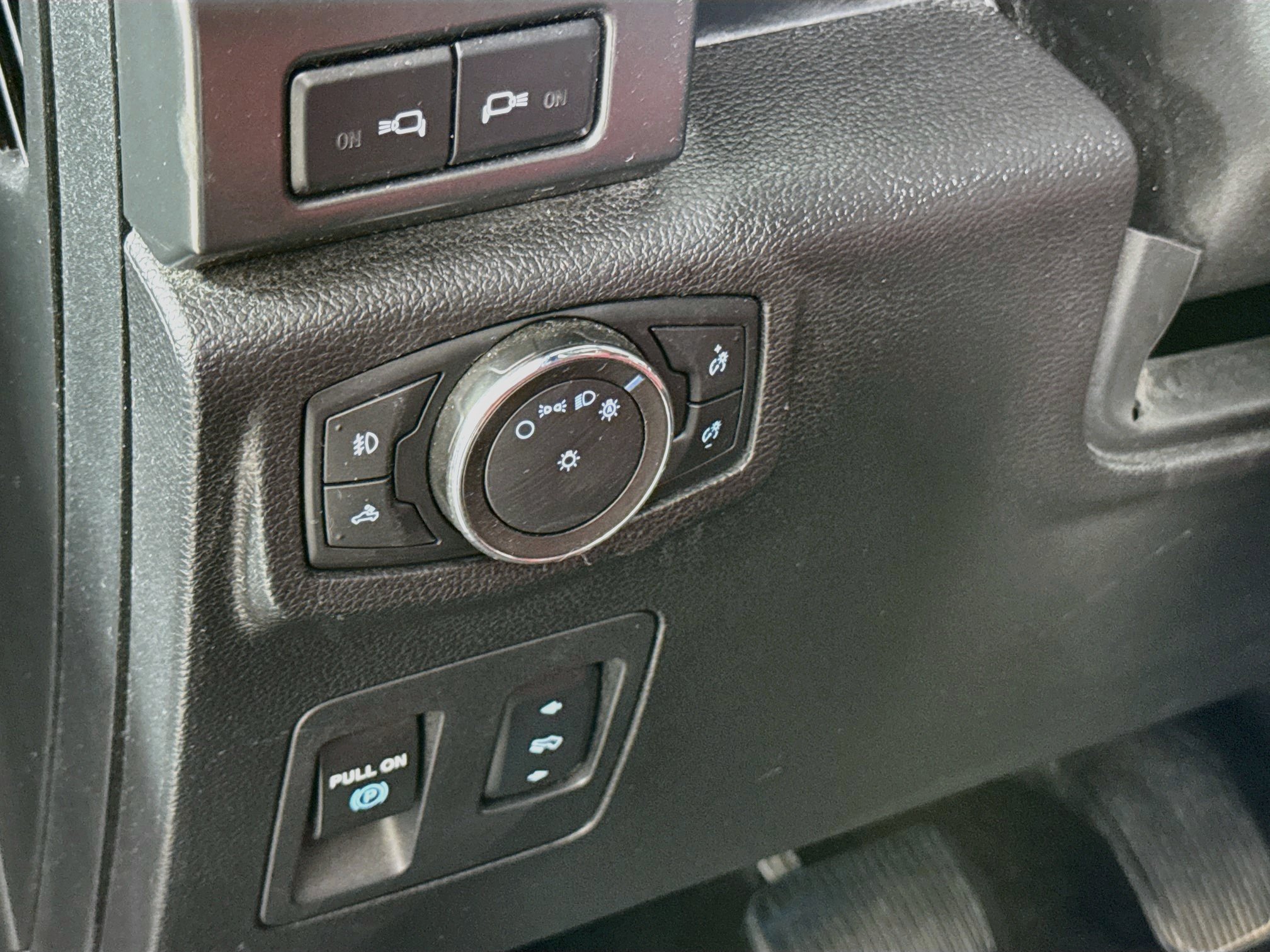 Used 2018 Ford F150 Lariat w/ Equipment Group 502A Luxury AWD/4WD image 10
