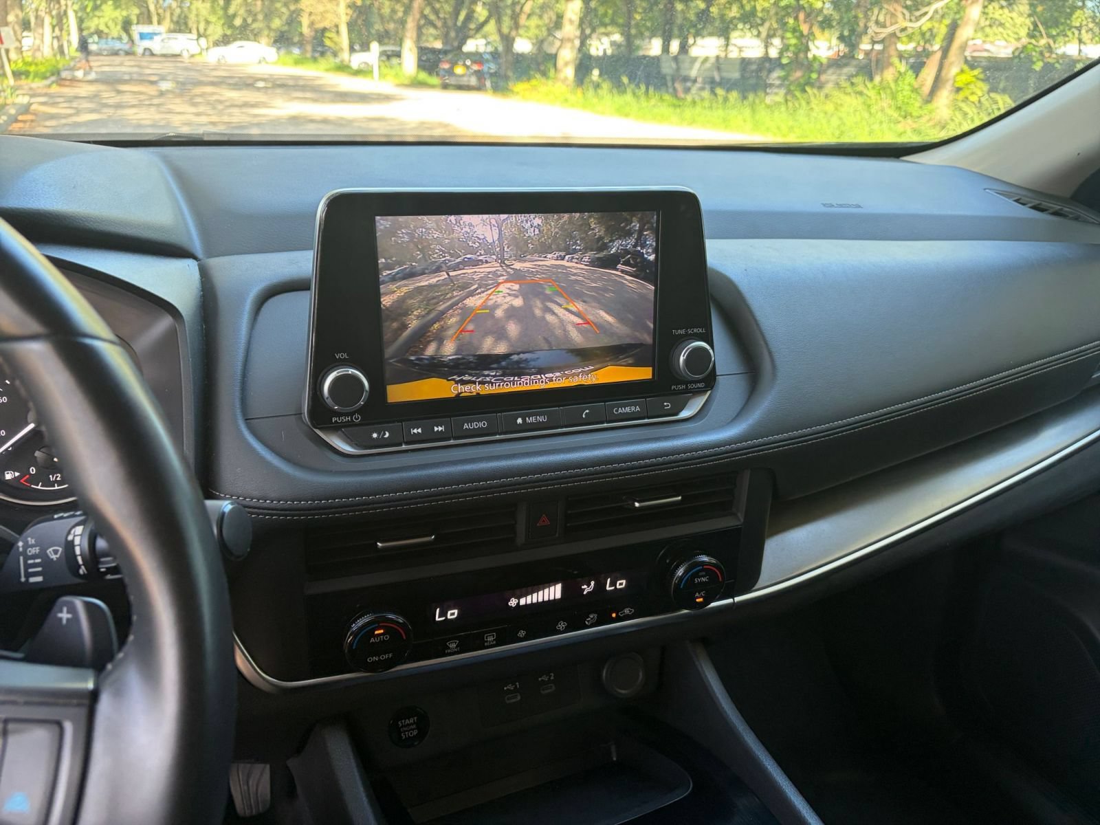 Used 2025 Nissan Rogue SV AWD/4WD image 16