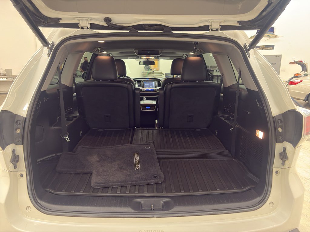 Used 2015 Toyota Highlander XLE image 16