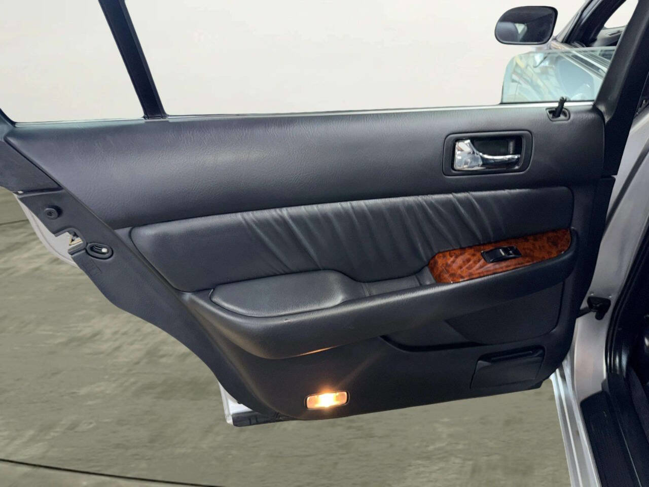 Used 2002 Acura RL image 24