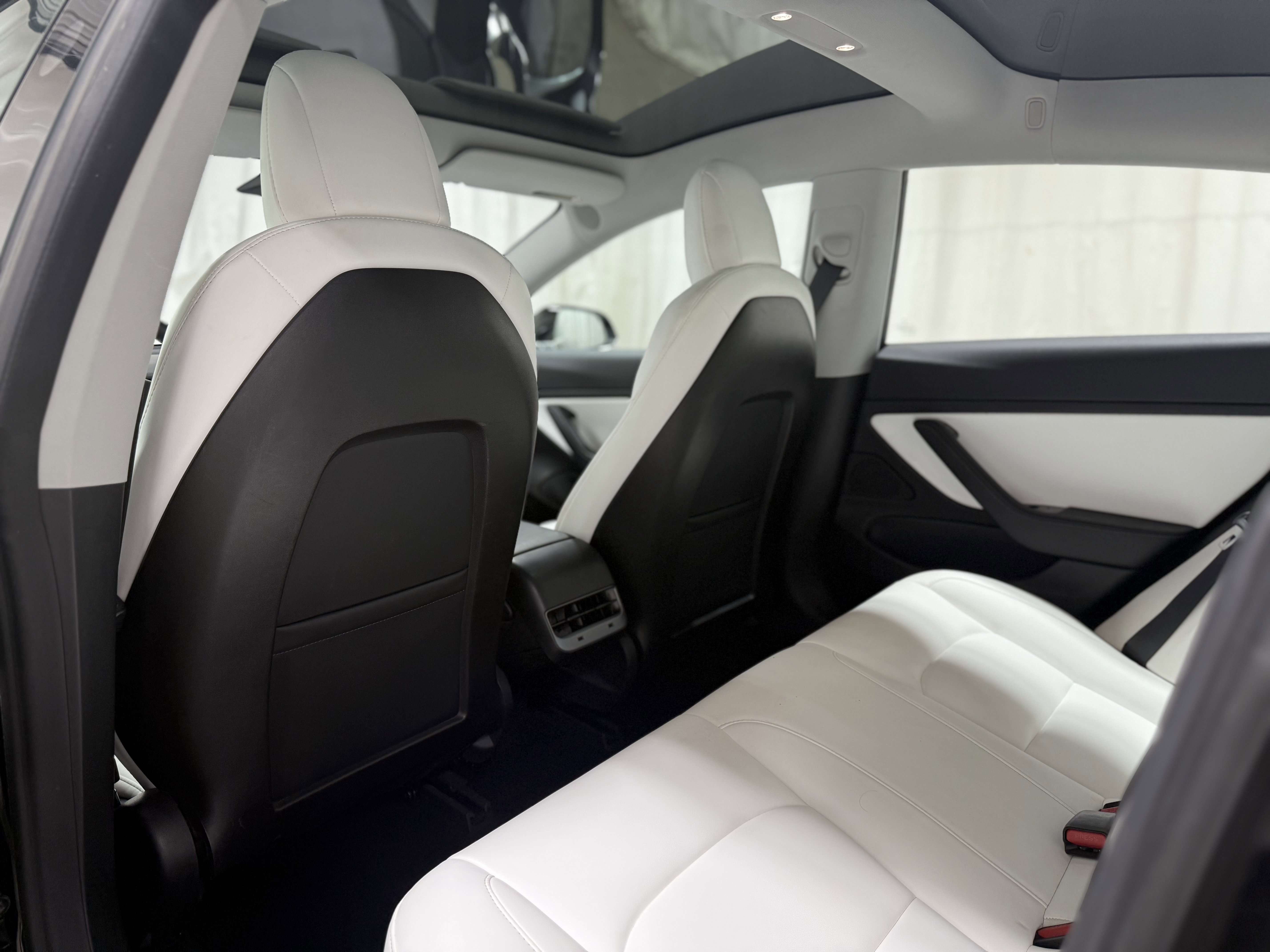 Used 2018 Tesla Model 3 Long Range image 25