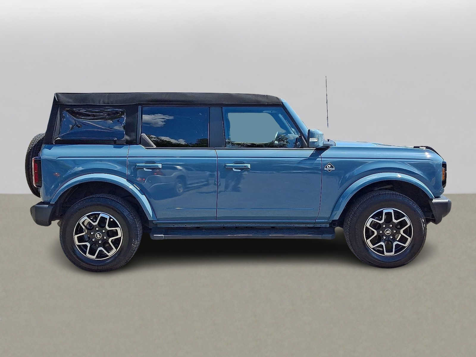 Used 2023 Ford Bronco Outer Banks AWD/4WD image 32