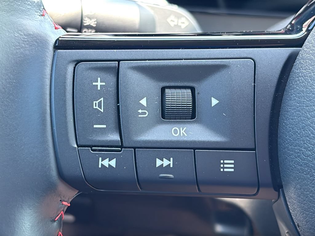 Used 2025 Nissan Kicks SR FWD image 22