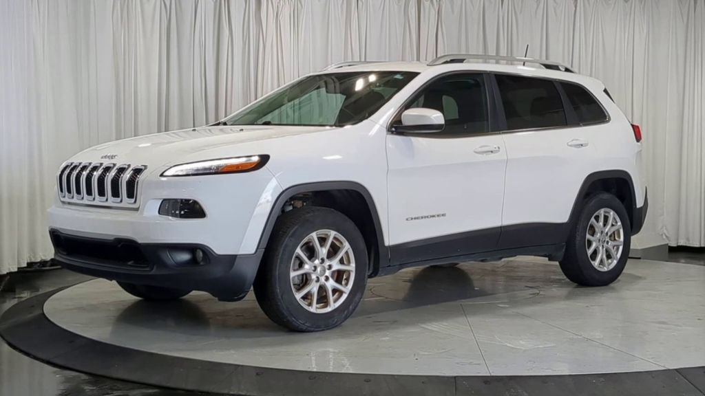 Used 2017 Jeep Cherokee Latitude w/ Comfort/Convenience Group AWD/4WD image 5