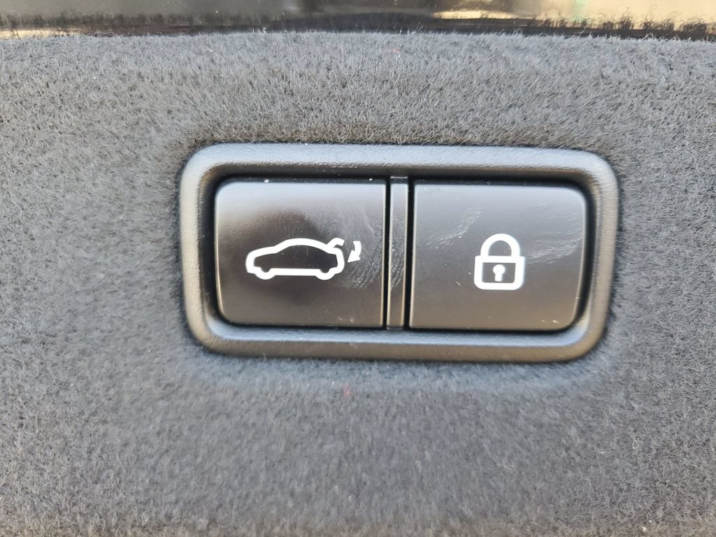 Used 2021 Genesis G70 3.3T w/ Sport Package AWD/4WD image 29