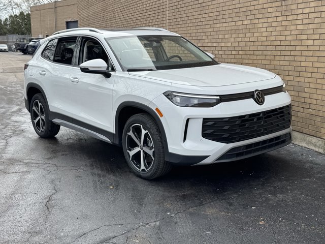 New 2026 Volkswagen Tiguan SE image 1