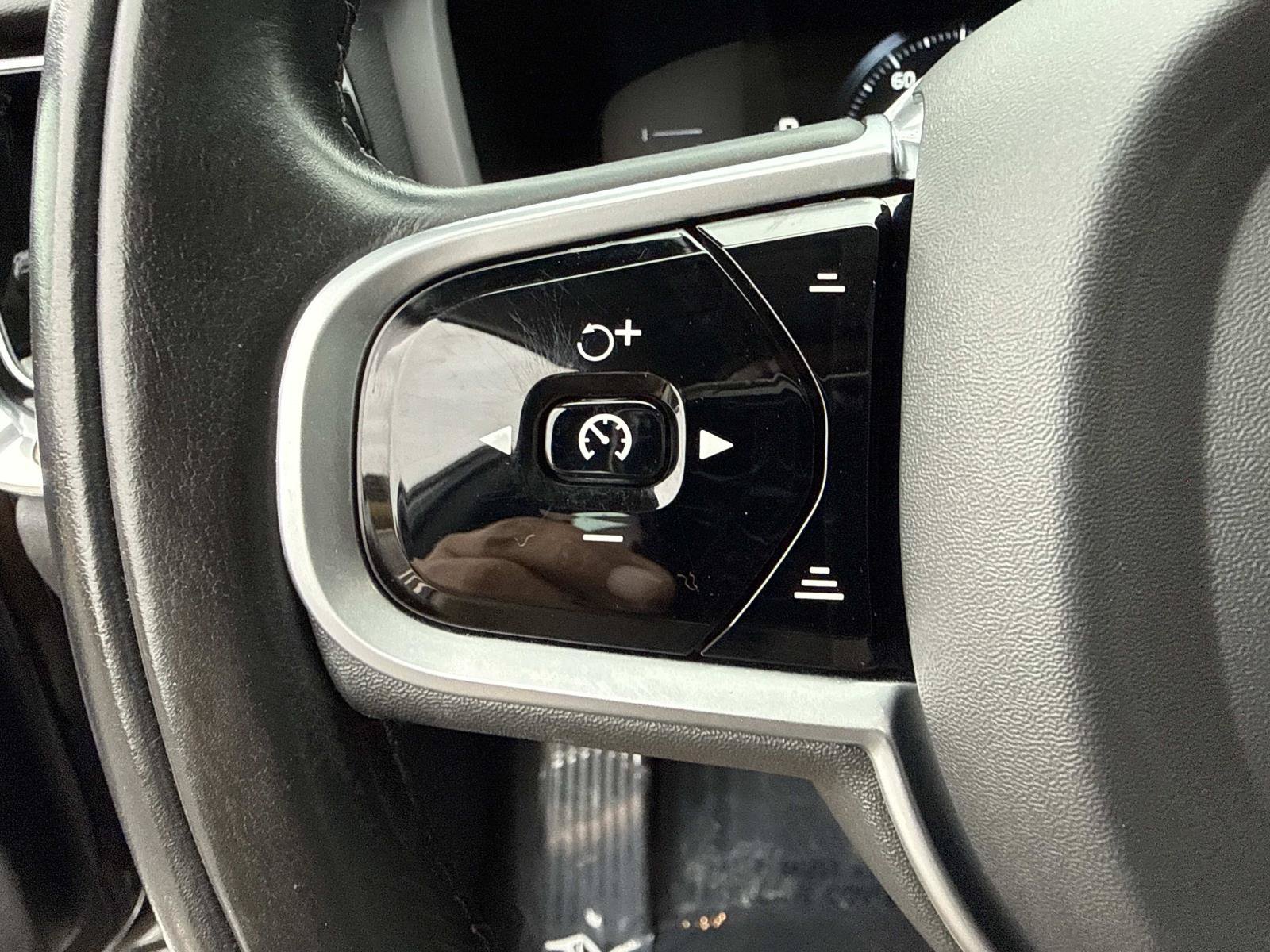 Used 2019 Volvo S60 T5 Momentum w/ Premium Package FWD image 35