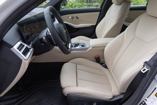 New 2025 BMW 330i xDrive Sedan w/ Premium Package AWD/4WD image 15