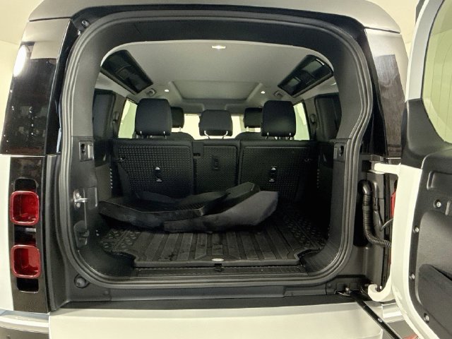 Used 2025 Land Rover Defender 110 S AWD/4WD image 28