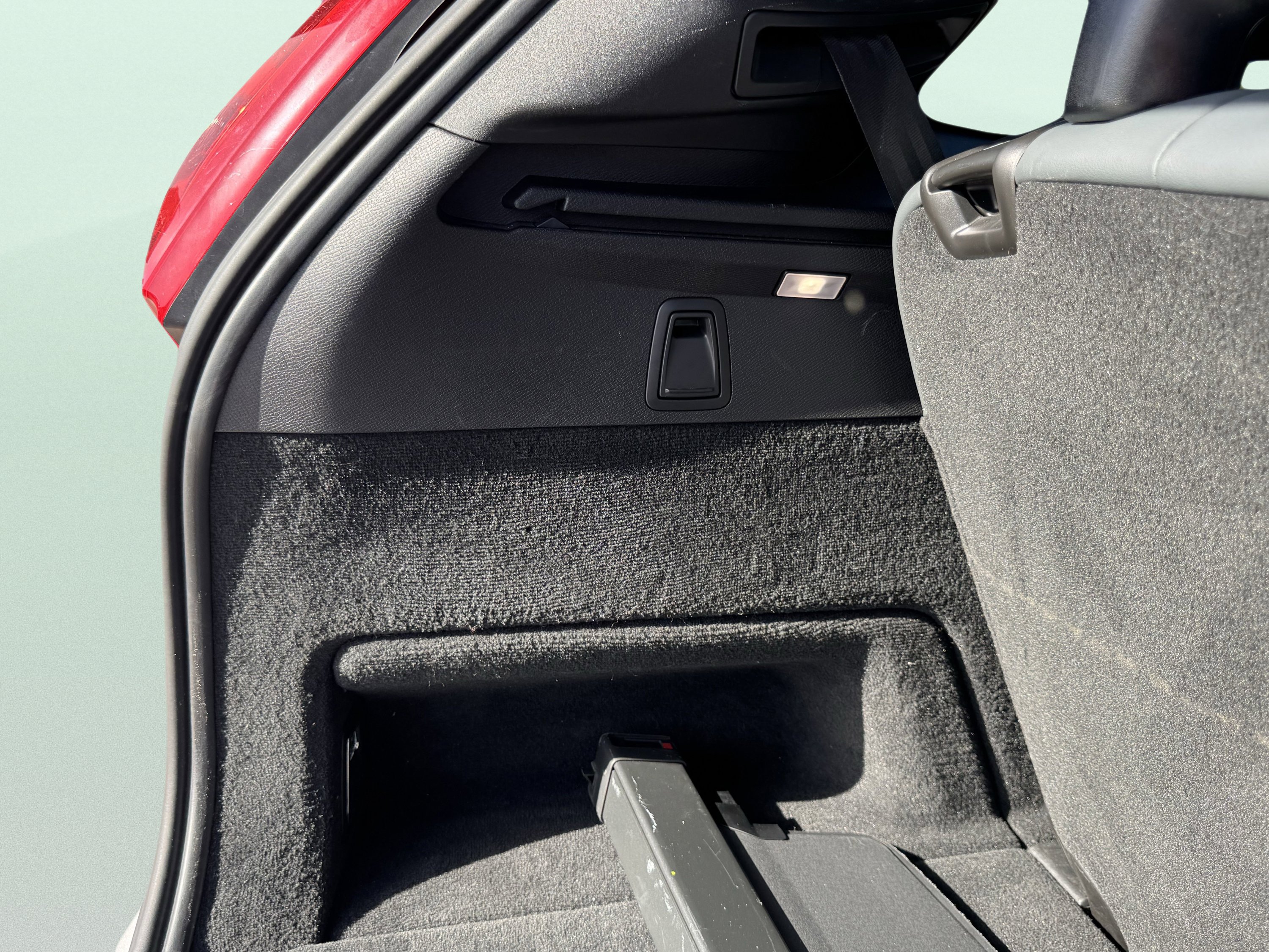 Used 2024 Volvo XC90 T8 Ultimate w/ Lounge Package image 47