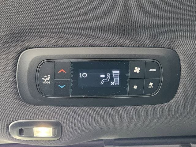 New 2026 Chrysler Pacifica Limited FWD image 22