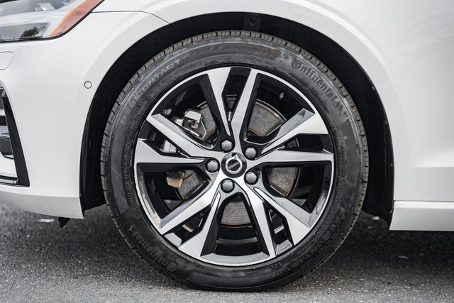 Used 2024 Volvo S60 B5 Plus image 17