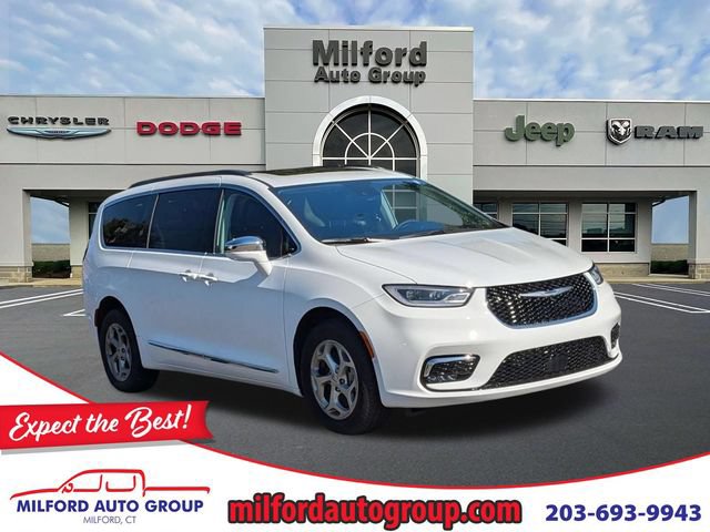 Certified 2022 Chrysler Pacifica Limited AWD/4WD image 1