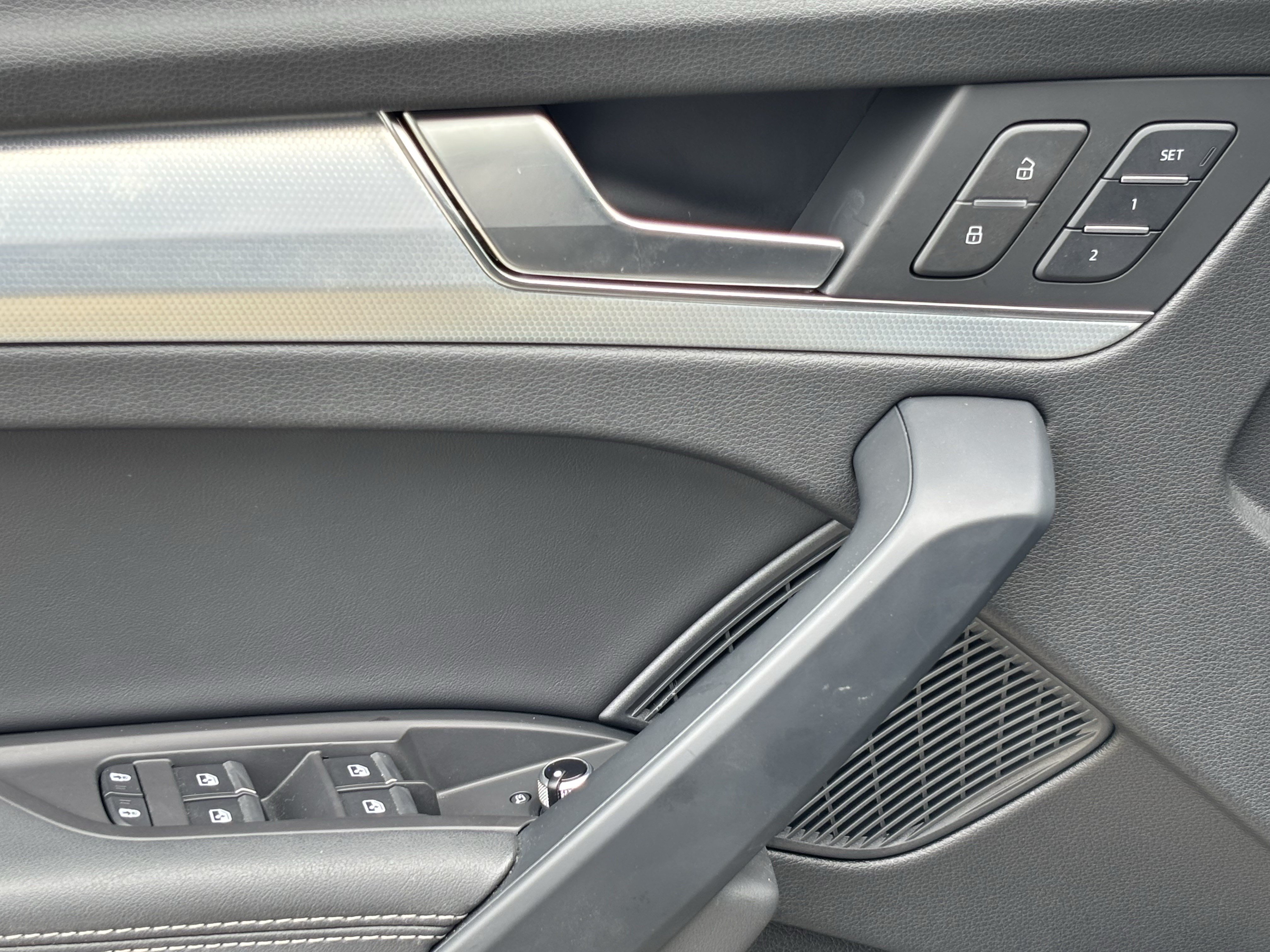 Certified 2025 Audi Q5 2.0T Premium Plus AWD/4WD image 15