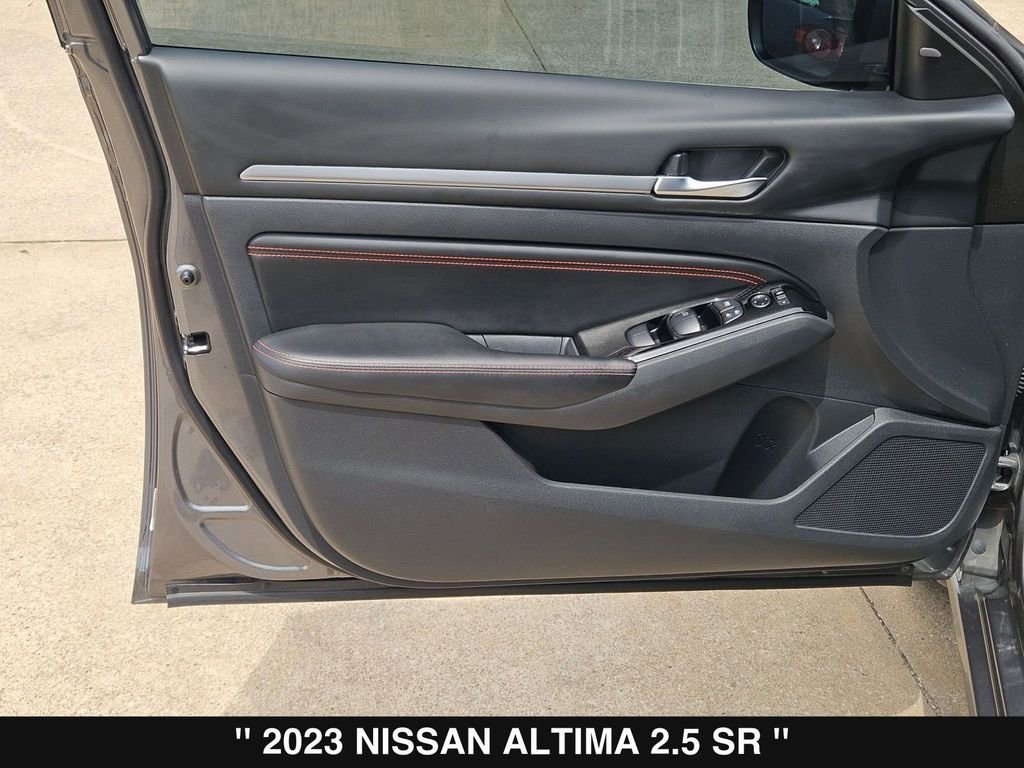 Used 2023 Nissan Altima 2.5 SR FWD image 14