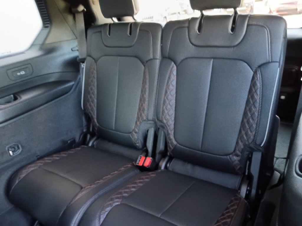 New 2027 Jeep Grand Cherokee L Summit w/ Advanced Protech Group IV AWD/4WD image 5