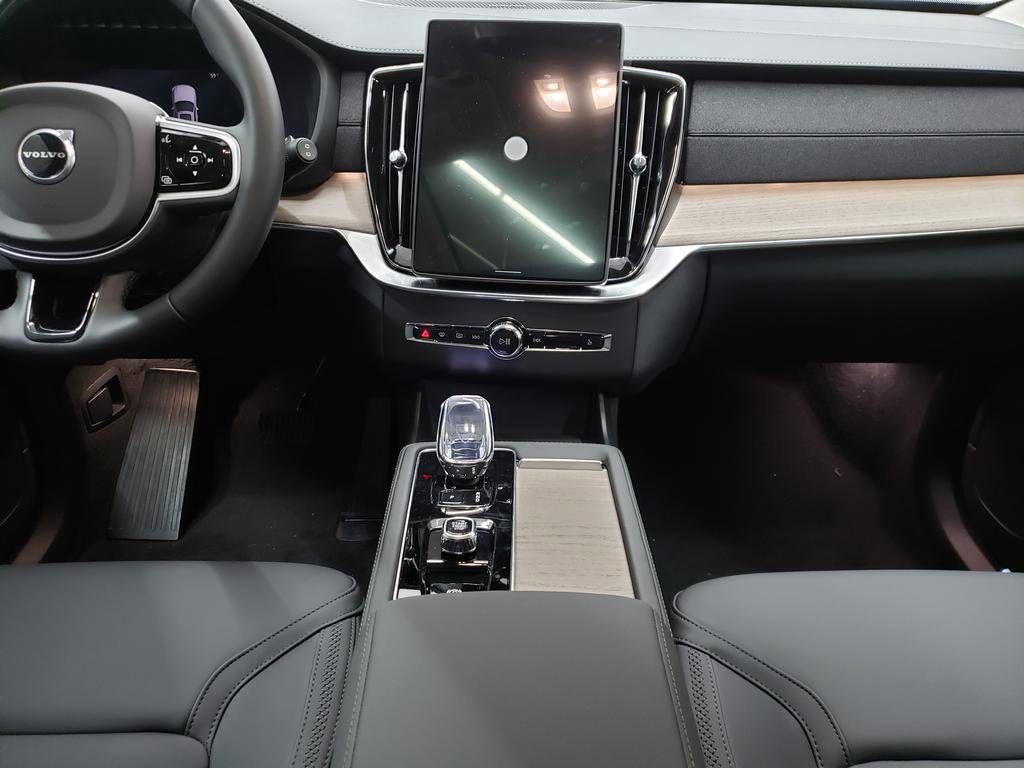 New 2026 Volvo XC90 B6 Plus w/ Protection Package Premier AWD/4WD image 9