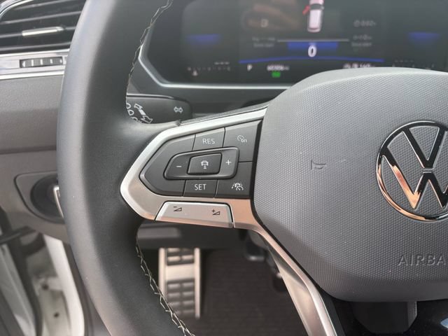 Used 2023 Volkswagen Tiguan SE R-Line FWD image 6