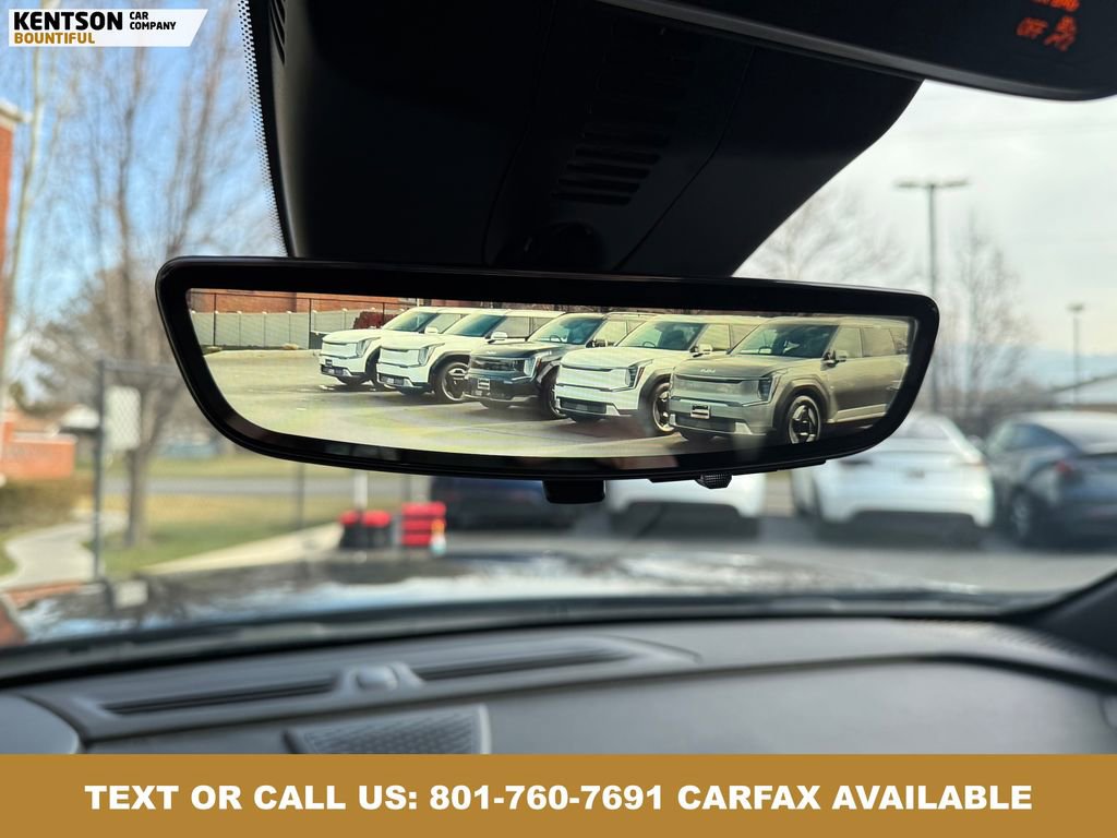 Used 2024 Chevrolet Traverse RS image 30