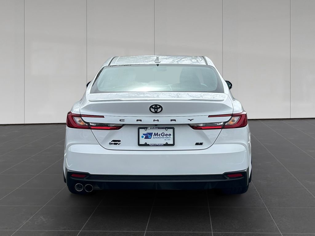 Used 2025 Toyota Camry SE AWD/4WD image 4